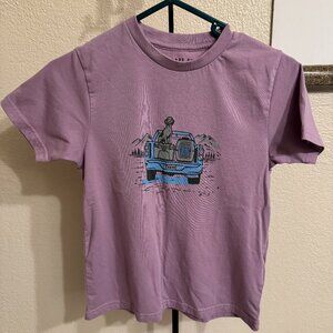 Yeti brand Girls Tshirt